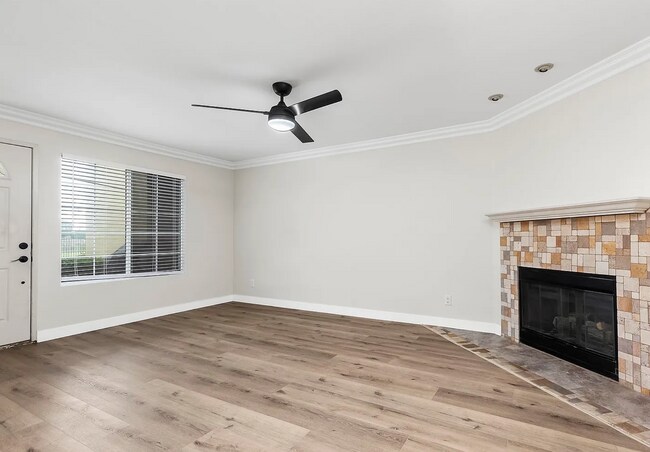 Building Photo - 4779 Seminole Dr