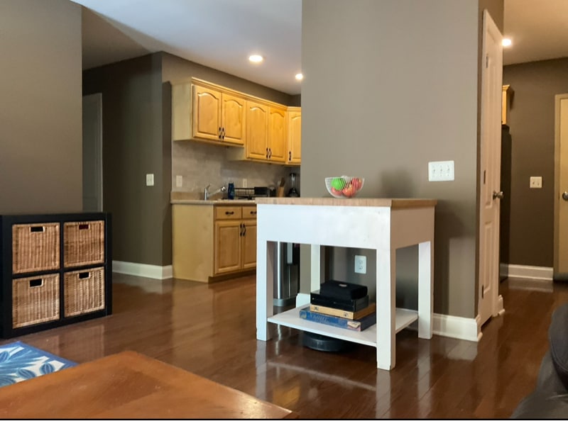 Primary Photo - 100 West Ave