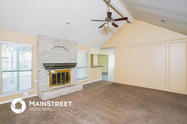 Building Photo - 15514 Cabildo Dr