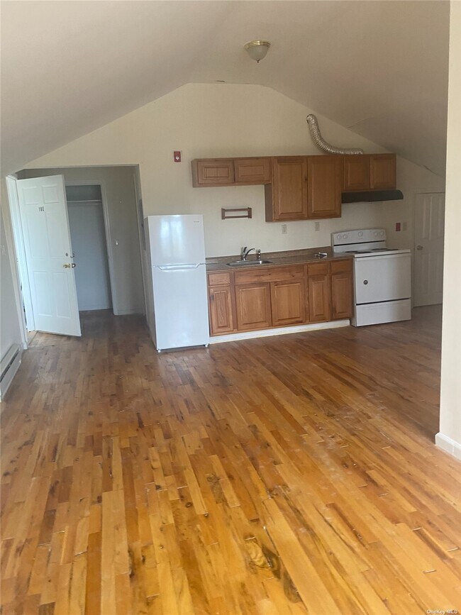 Foto del edificio - 18 Bayville Ave