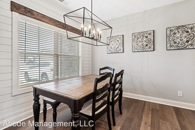 Building Photo - 4 br, 3 bath House - 1441 Hereford Blvd