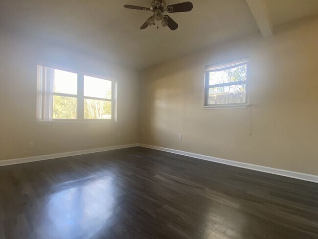 Building Photo - 11938 Inland Dr