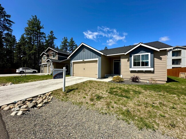 Building Photo - 3 Bed 2 Bath Home in Cle Elum Pines