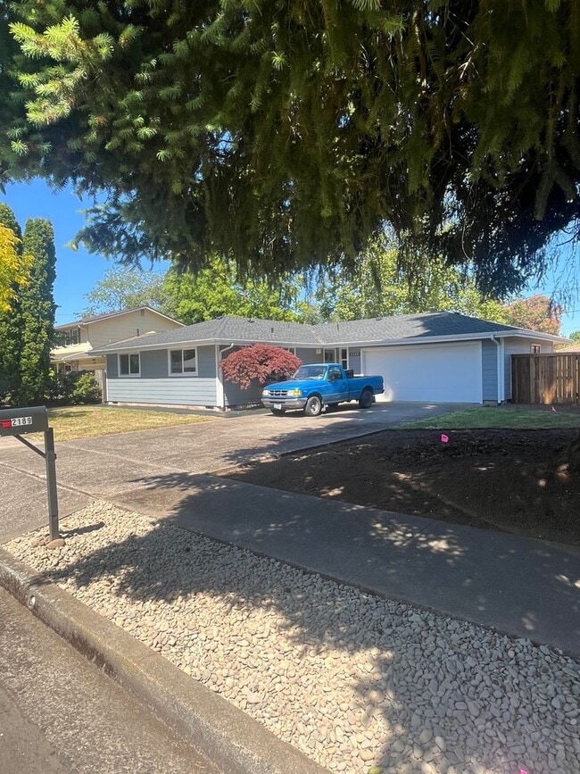 Building Photo - Virtually brand-new home in Eugene!!