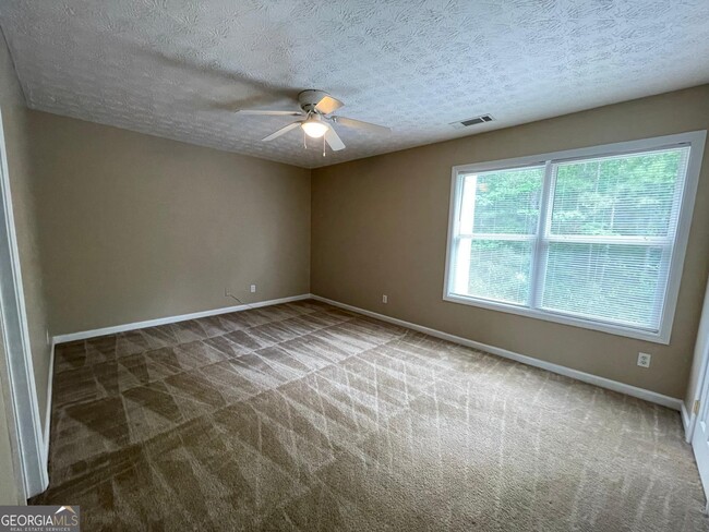 Foto del edificio - 2962 Stonecrest Ln