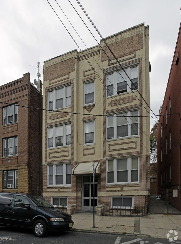Building Photo - 9 Rutgers Ave