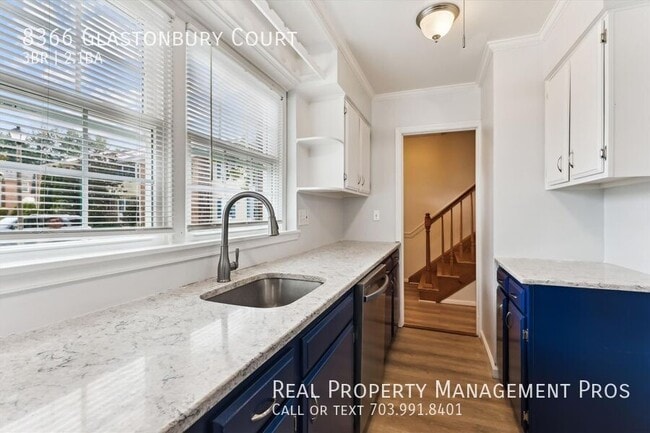 Building Photo - 8366 Glastonbury Ct
