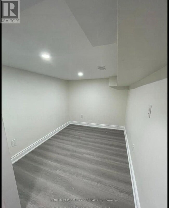 Building Photo - 41 Hashmi Pl