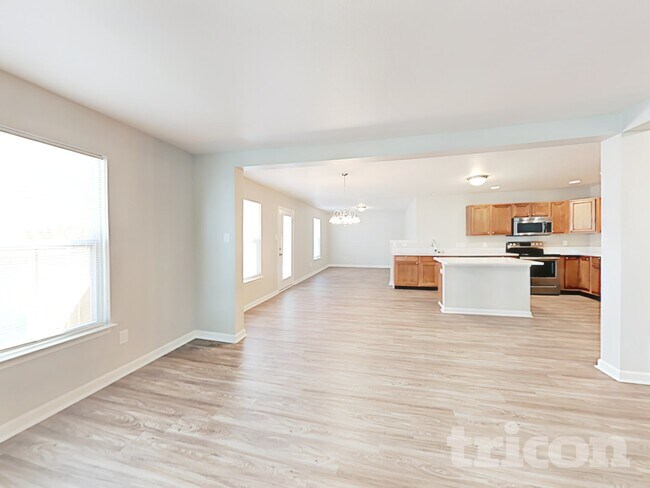 Building Photo - 830 Sinclair Dr