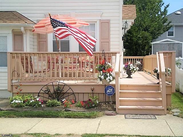 Primary Photo - 425 N Kenyon Ave