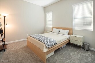 Building Photo - 832 Canonbury St