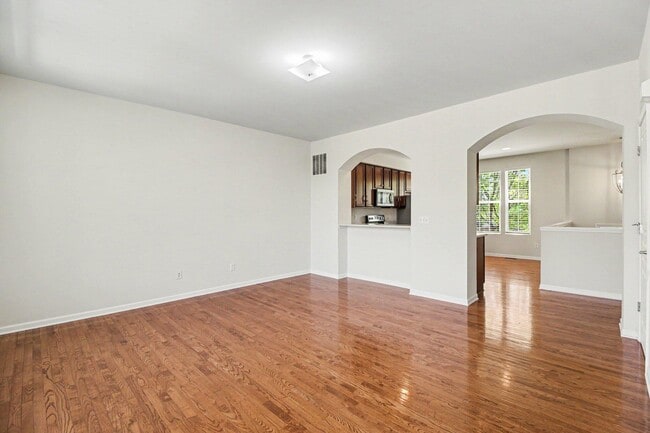 Building Photo - 27902 Hopkins Dr