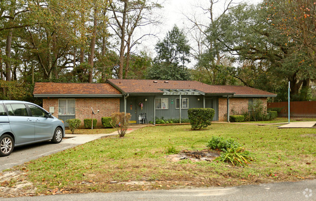 Building Photo - The Grove Apartments