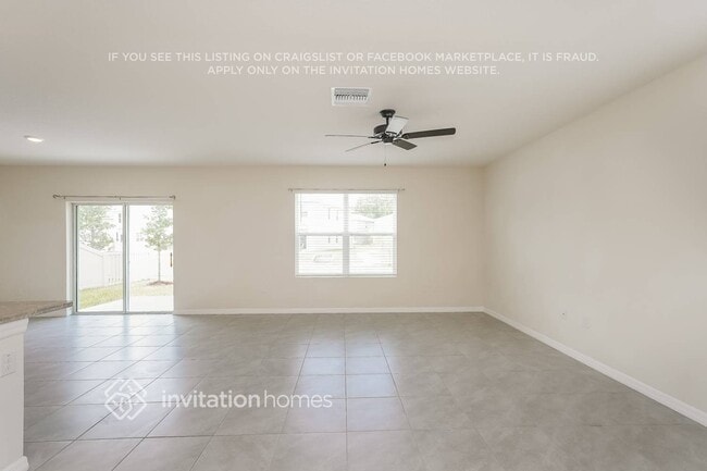 Foto del edificio - 2465 Moon Shadow Rd