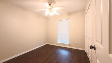 Building Photo - 2027 Whispering Springs Dr