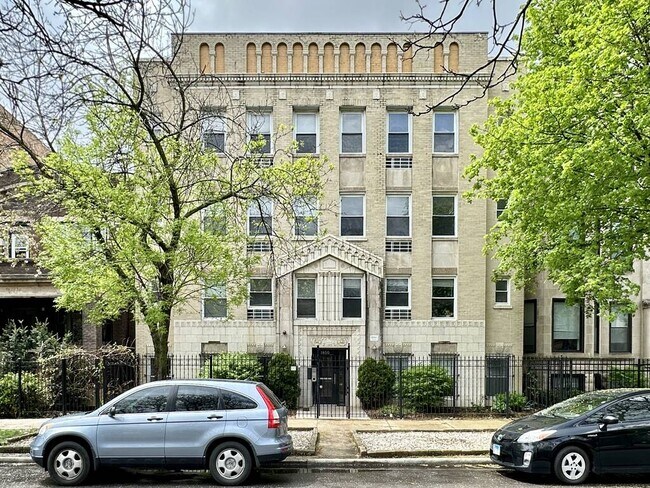 Foto del edificio - 1822 N Humboldt Blvd