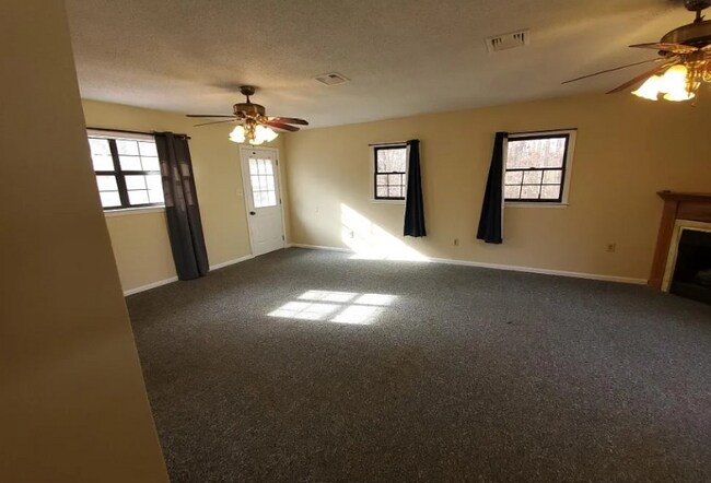 Building Photo - 6414 Tradewinds Dr
