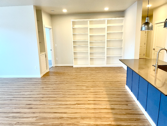 Foto del edificio - 2222 Willow Dr
