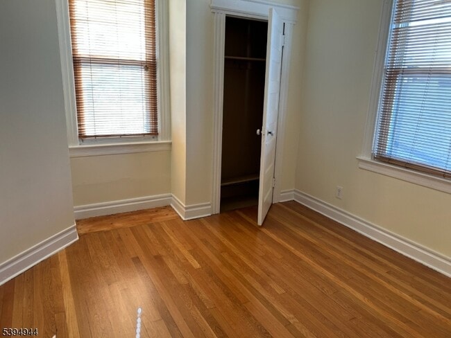 Foto del edificio - 192 Kearny Ave