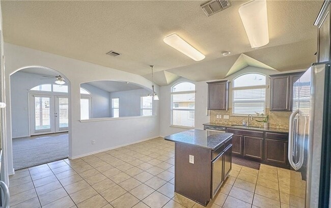 Building Photo - Viewable Now!