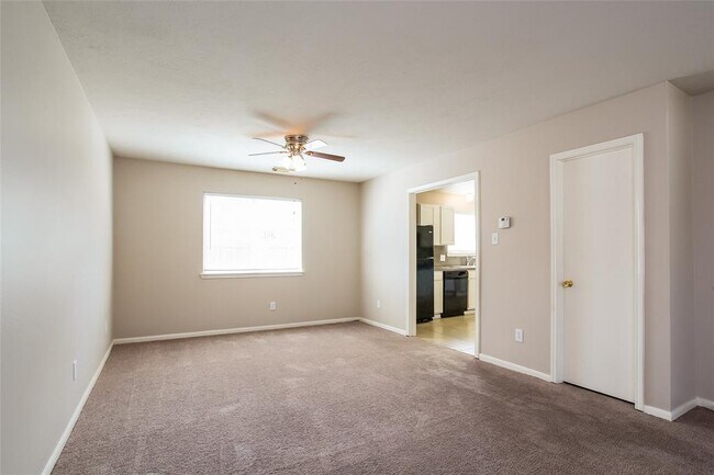 Foto del edificio - 4906 Woodland Meadows Ln