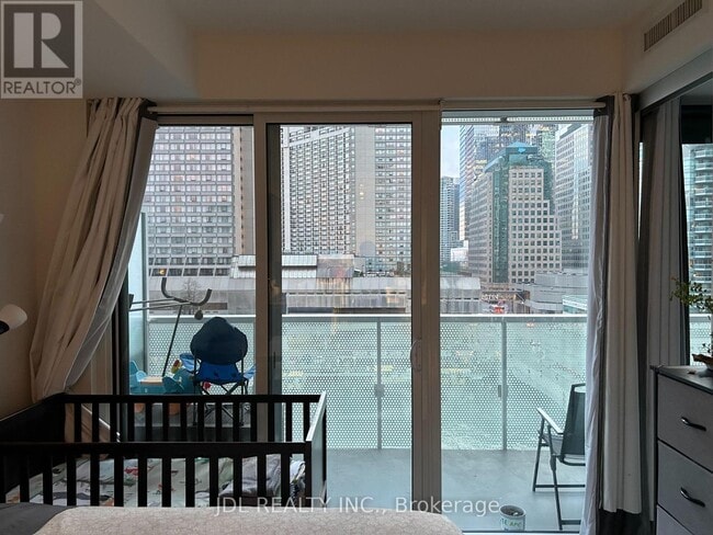Building Photo - 15-715 Queens Quay W
