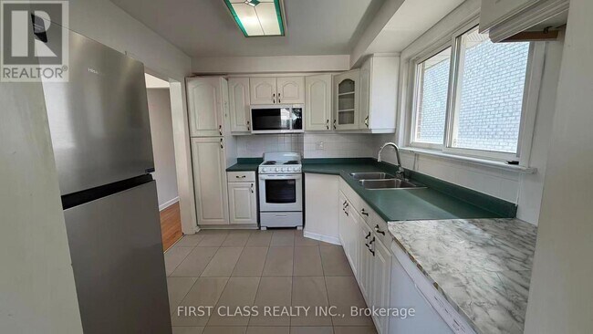 Building Photo - 109 Goulding Ave