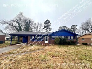 Building Photo - 2416 Briargrove Dr