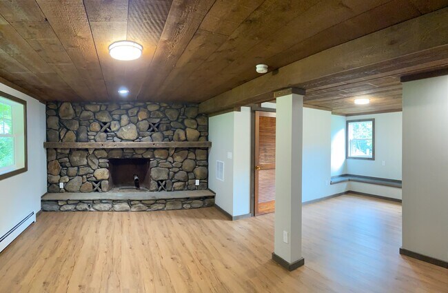 Foto del edificio - 132 Deborah Dr