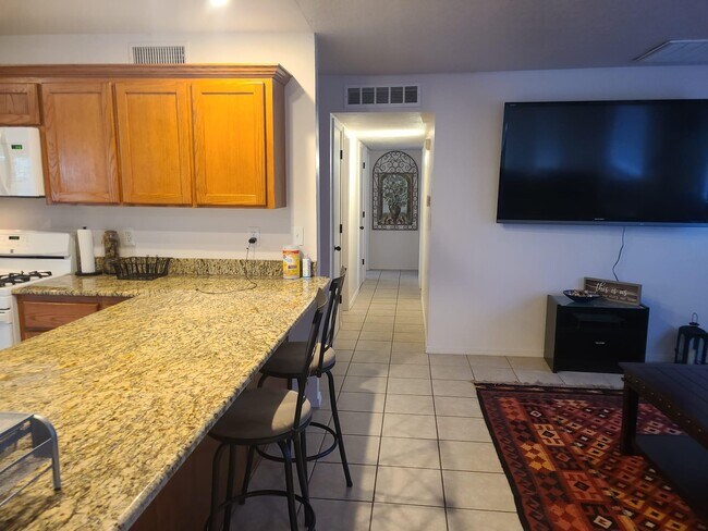 Building Photo - 5708 Piedra Rd NW