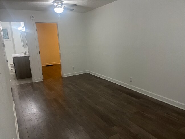 Building Photo - 1801 Harrison Ave
