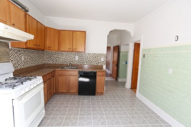 Building Photo - 2423 N Harding Ave