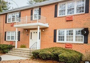 Building Photo - 3 Brickyard Rd