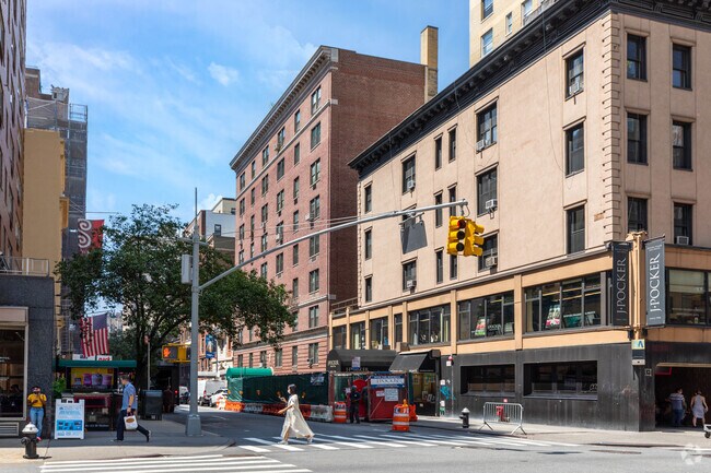 Building Photo - 125 E 63rd St