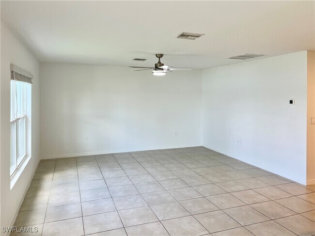 Foto del edificio - 8032 Marsh Cir