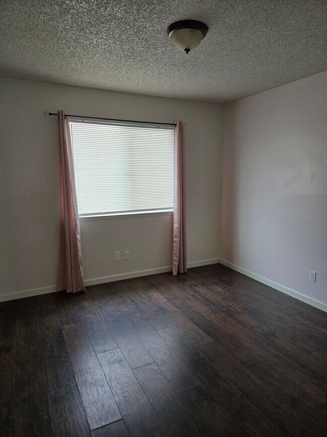 Foto del edificio - Unit For Rent