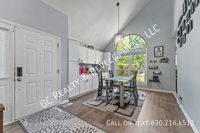 Building Photo - 100 Chatsworth Cir