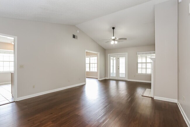 Foto del edificio - 10693 Eaglet Ct