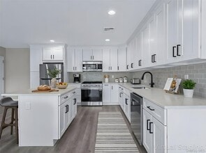 Building Photo - 110 School St