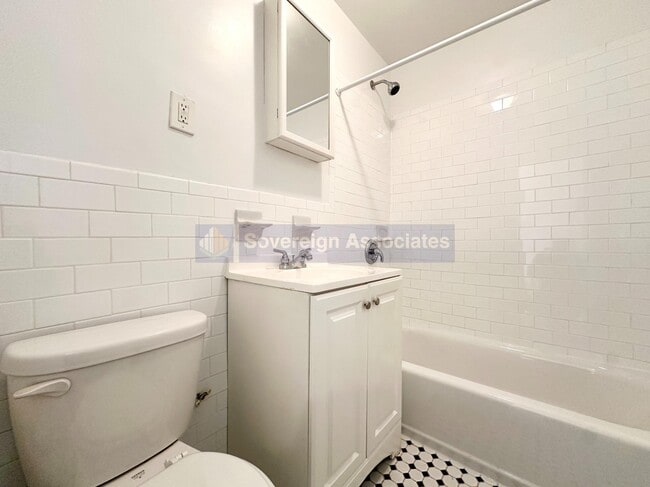 Building Photo - 2940 East 196th Street