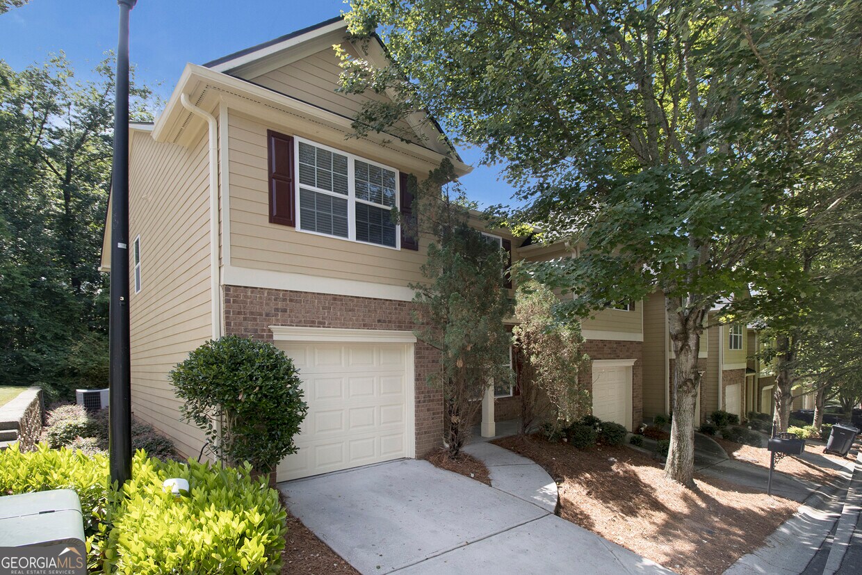 Primary Photo - 2832 Ridgeview Dr