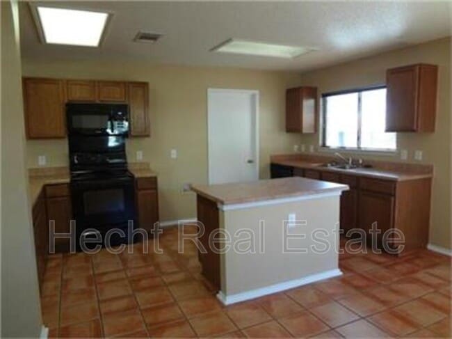 Foto del edificio - 2623 Stapleford Dr