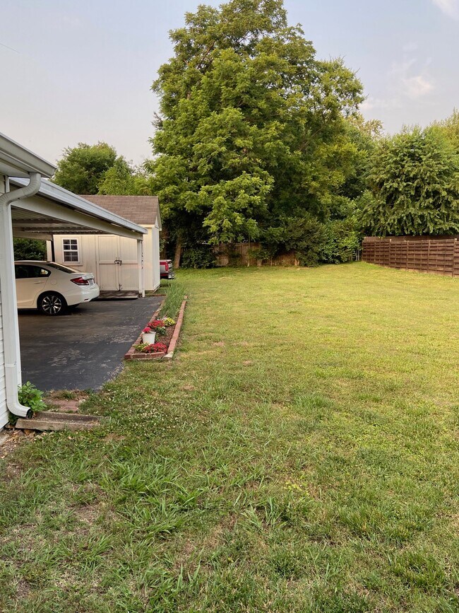 Building Photo - 113 Blue Hills Ct