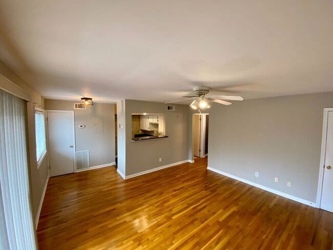 Building Photo - 1416 Foxhall Ln SE