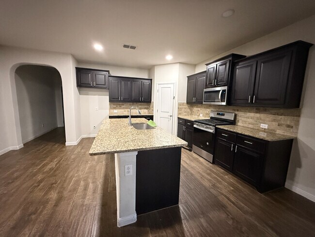 Foto del edificio - 565 Lindisfarne Ln