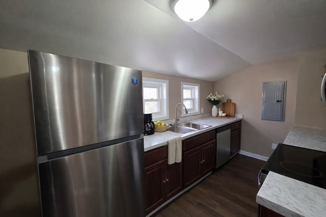 Foto del edificio - Beautifully Updated Home on a Quiet Dead-End Street – A Must-See Rental!