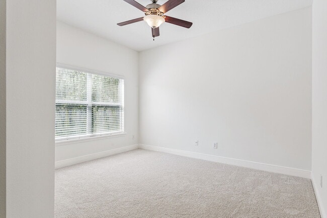 Photo - 11 W Harding St Townhome