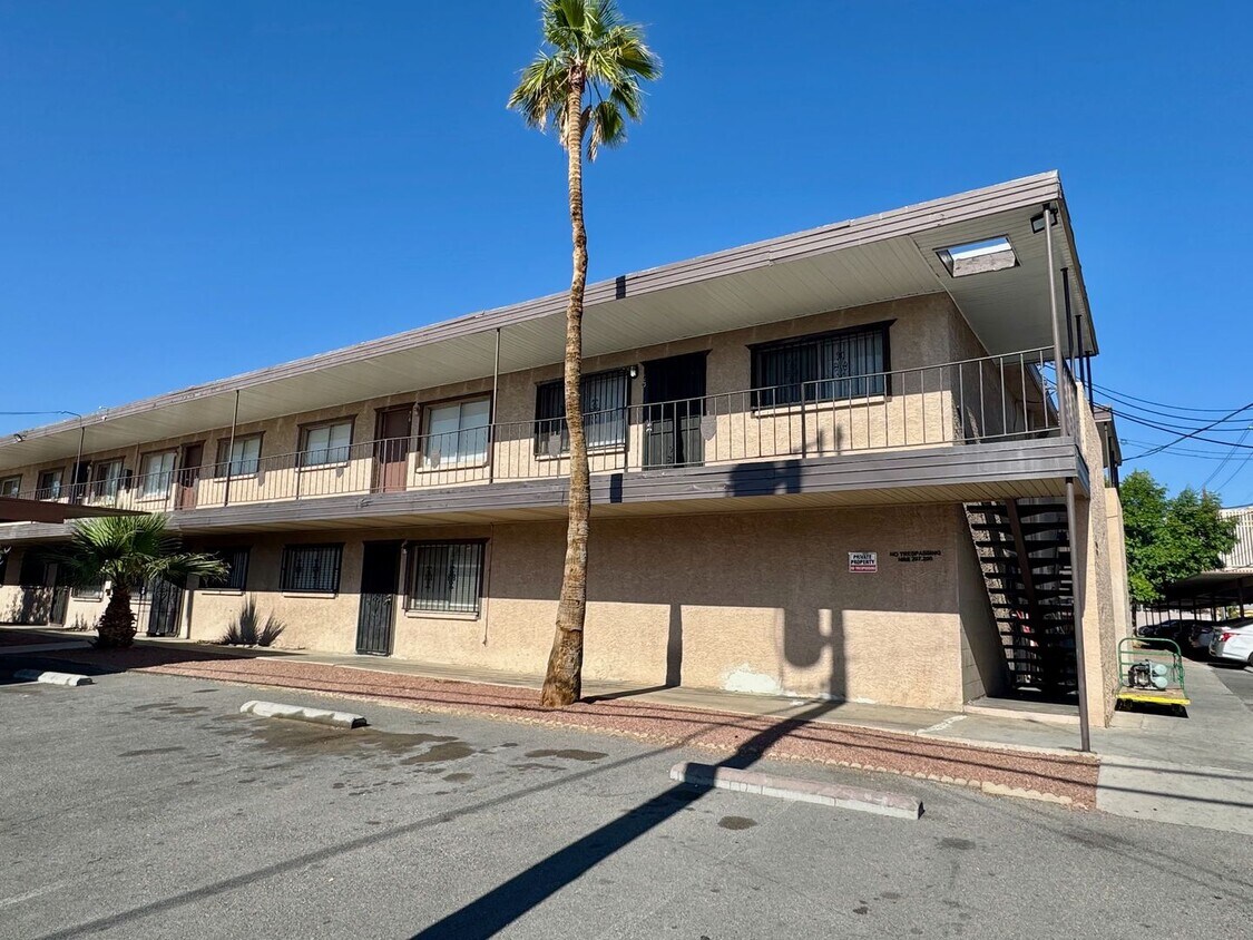 Foto principal - Move-in ready 1-bedroom condo