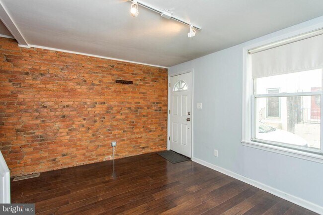 Foto del edificio - 2218 E Oakdale St