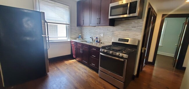 Foto del edificio - 3756 N Kilpatrick Ave